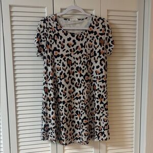 Leopard Print Short Sleeve Tunic Dress - Black and Tan Spots